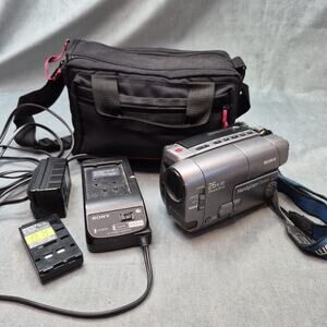 Sony Handycam Vision CCD-TRV22 Video8 8mm Camcorder - Untested As-Is Parts Only